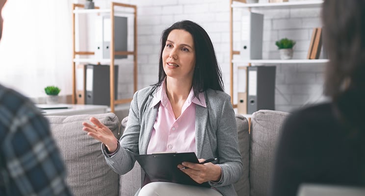 montar un consultorio propio o emplearse en psicologia