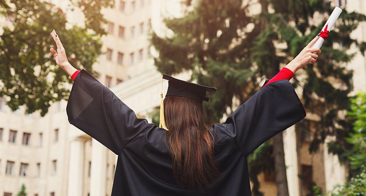la importancia de contar con un titulo universitario
