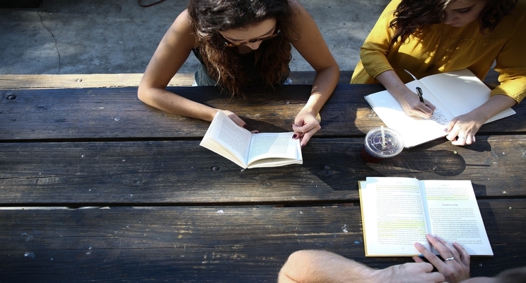 El primer día de clases, Blog CEST